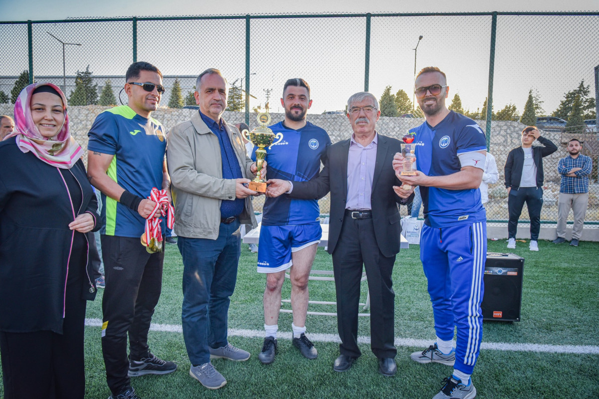 KMÜ FUTBOL TAKIMI TÜRK DİLİ FUTBOL TURNUVASINDA ŞAMPİYON OLDU